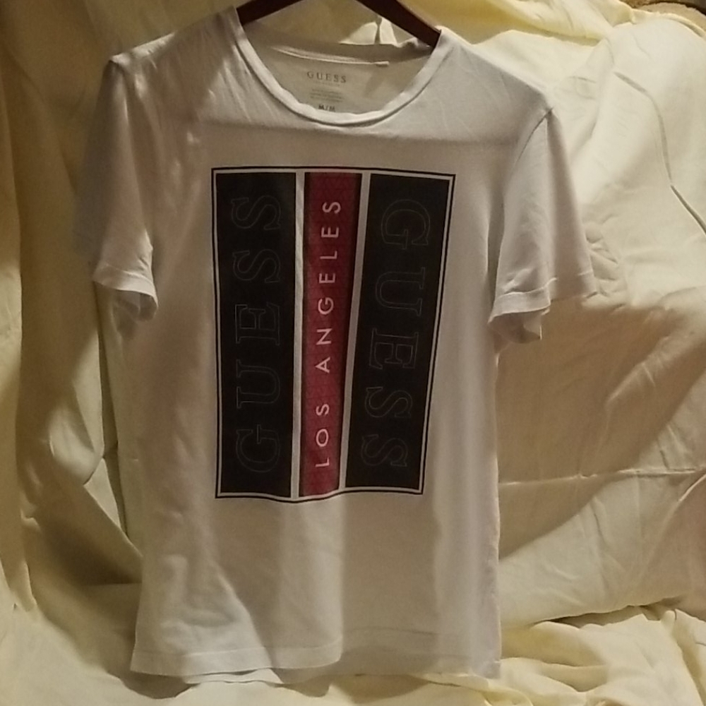 Guess T-shirt Mens Medium